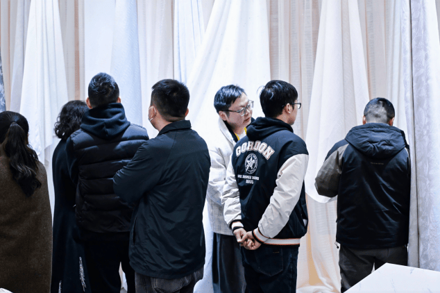购齐柯桥窗帘展首日开启时尚新风！龙8国际龙8网站花式上新、一站式(图11)
