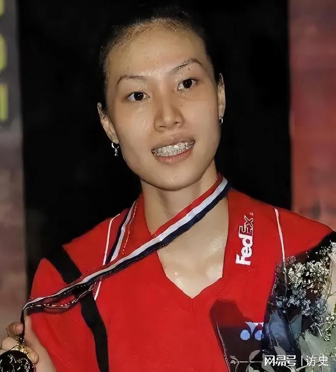 ”身败名裂选择原谅他的谢杏芳现怎样了龙8头号玩家2016年林丹“忘拉窗帘(图7)