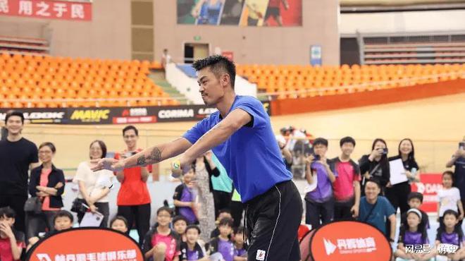 ”身败名裂选择原谅他的谢杏芳现怎样了龙8头号玩家2016年林丹“忘拉窗帘(图12)